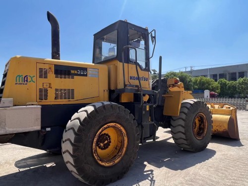 High Quality Low Price Used Earthmoving Machinery Komatsu WA320 Wheel Loader in Shanghai for Sale